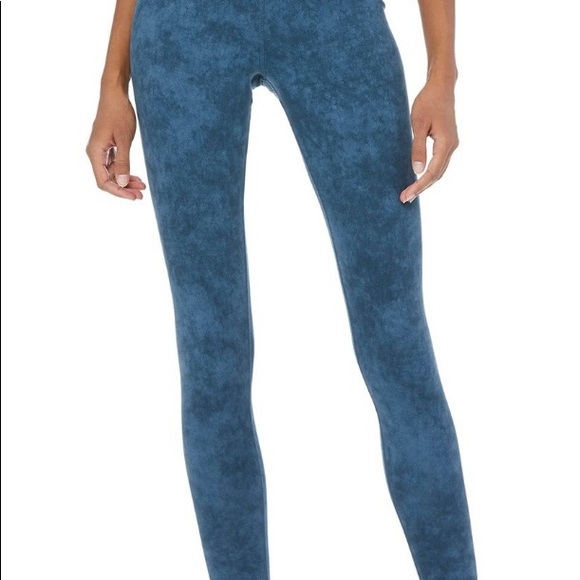Alo high waisted airbrush legging indigo sz M - Picture 11 of 11